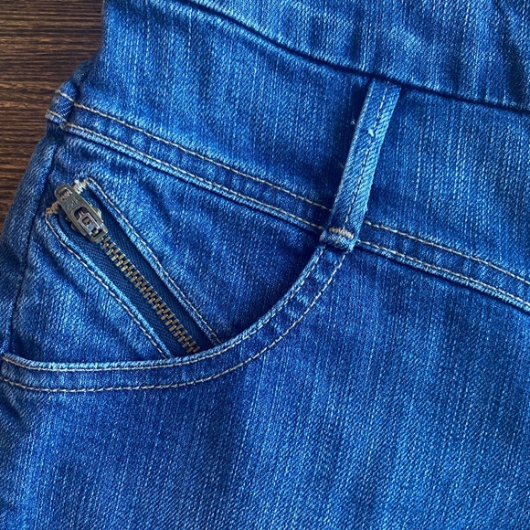 NWOT GOLDSIGN High Rise Blue Denim Shorts 25 fits 0/1 - Picture 3 of 7